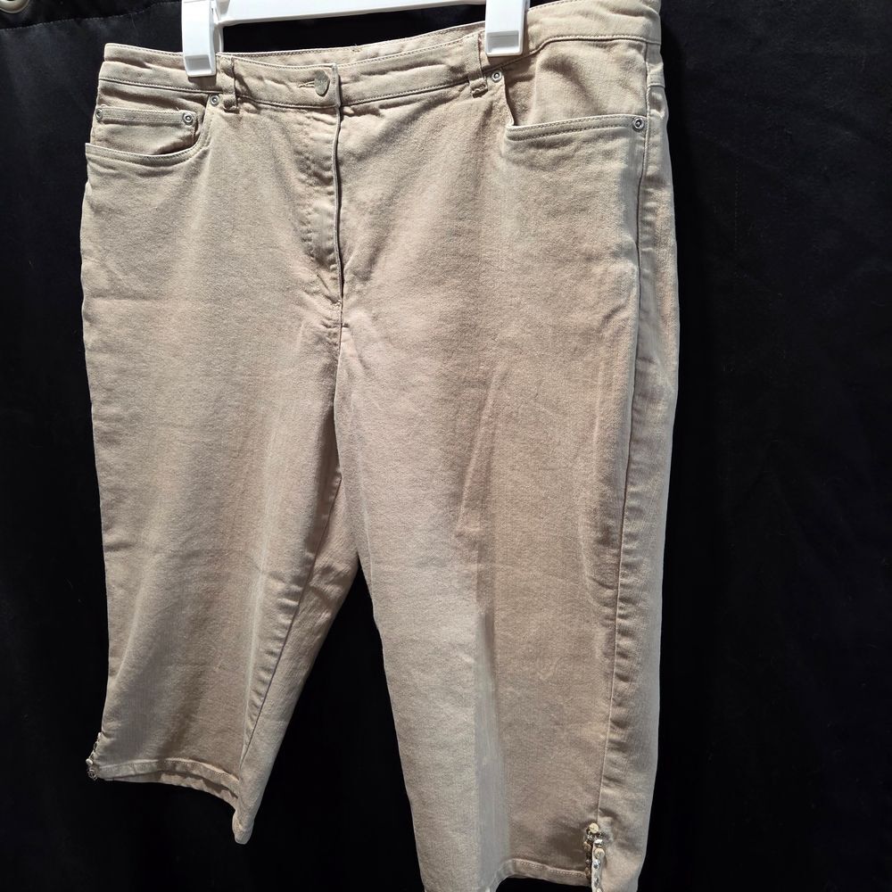 Ruby Rd. Pedal Pusher Beaded Coastal Grandmother Capri Pants Tan Khaki  SZ 18